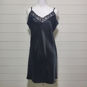 Gilligan & O’Malley Slinky Black Mini Slip Dress. Size: L.